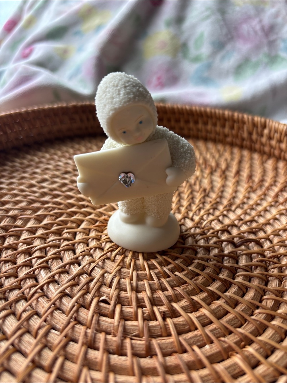 Department 56 White Pixie Holding Heart Envelope Figurine